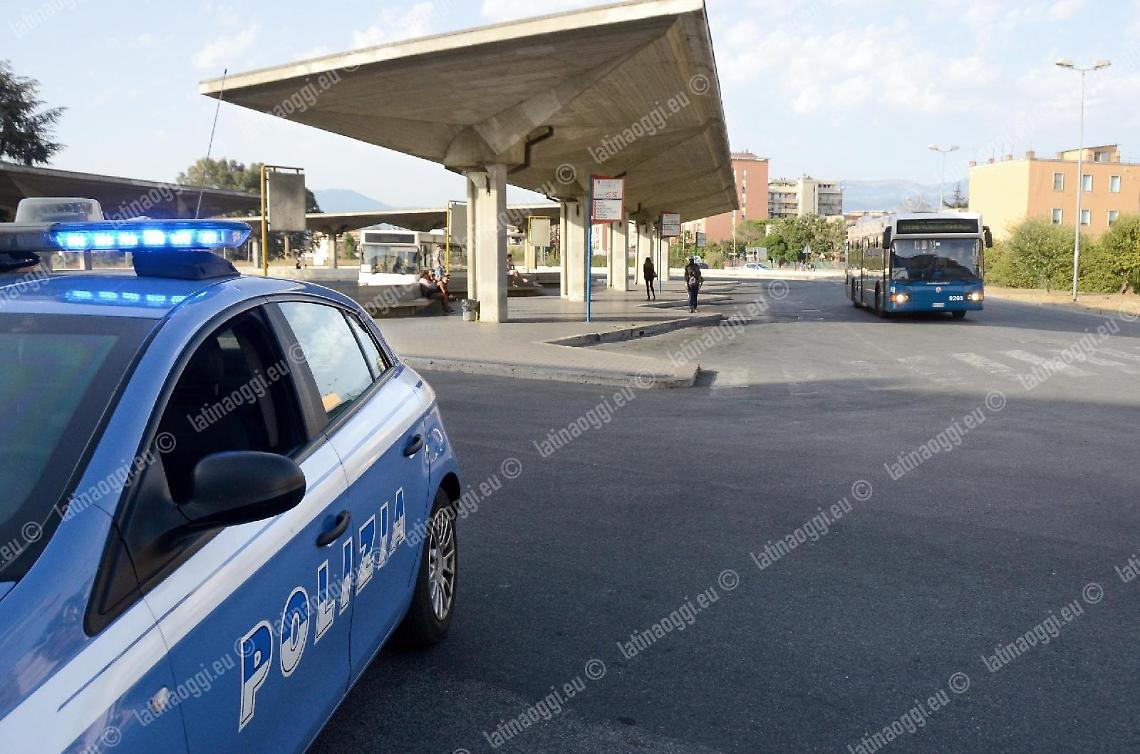 Sorpresi alle autolinee con 20 grammi di hashish, denunciati due giovani