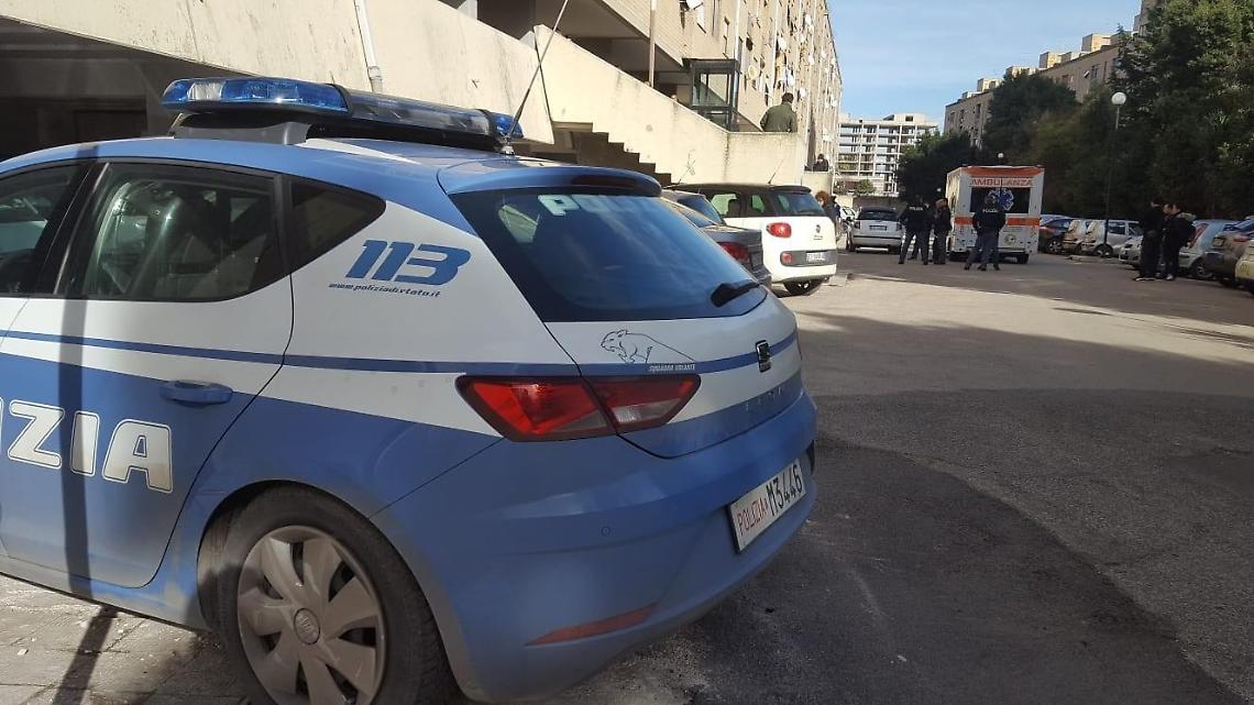 Tragedia in viale Nervi, un anziano precipita dal balcone