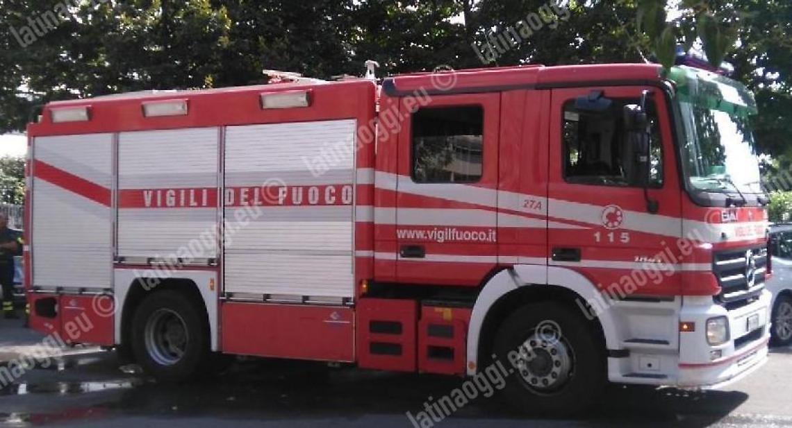 Velletri, incendio in una villetta: casa dichiarata inagibile