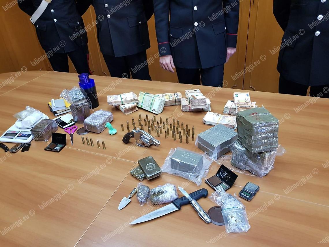 Sei chili di hashish e 115mila euro in contanti, la versione degli indagati