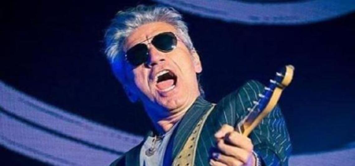 Sanremo 2019, Luciano Ligabue sul palco dell'Ariston. Attesa per l'esibizione
