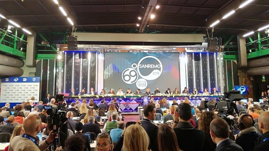 Sanremo, seconda serata al via: ecco l'ordine di esibizione dei cantanti