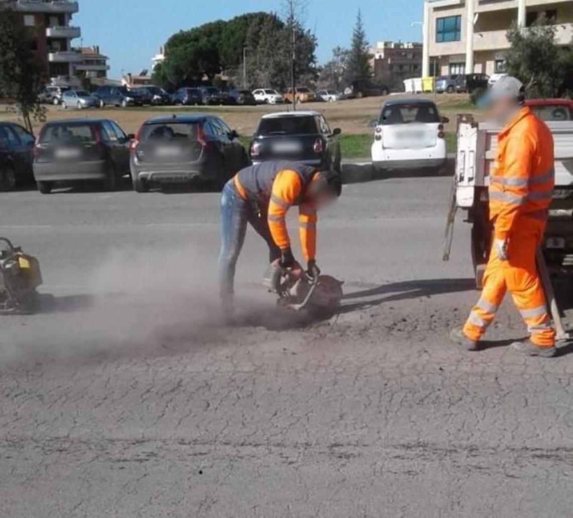 Pomezia, buche chiuse in ritardo dopo il maltempo: ditta multata dal Comune