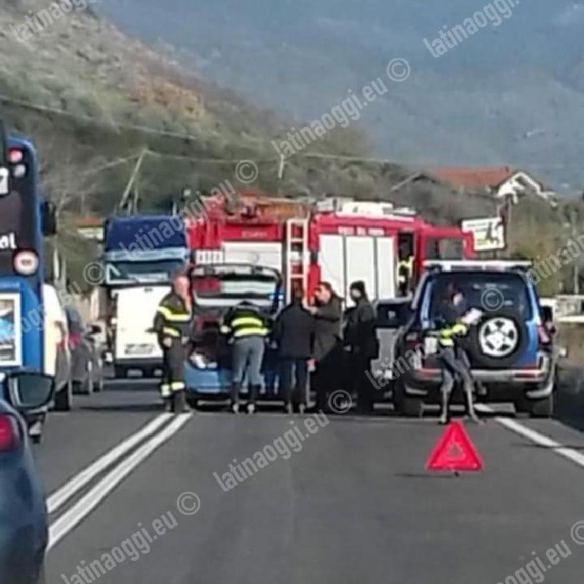 Collisione tra automezzi sulla Monti Lepini, tre feriti non gravi