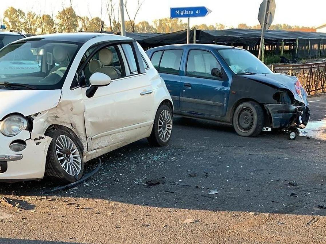 Latina, scontro sull'Appia, tra i feriti una donna del capoluogo di 49 anni