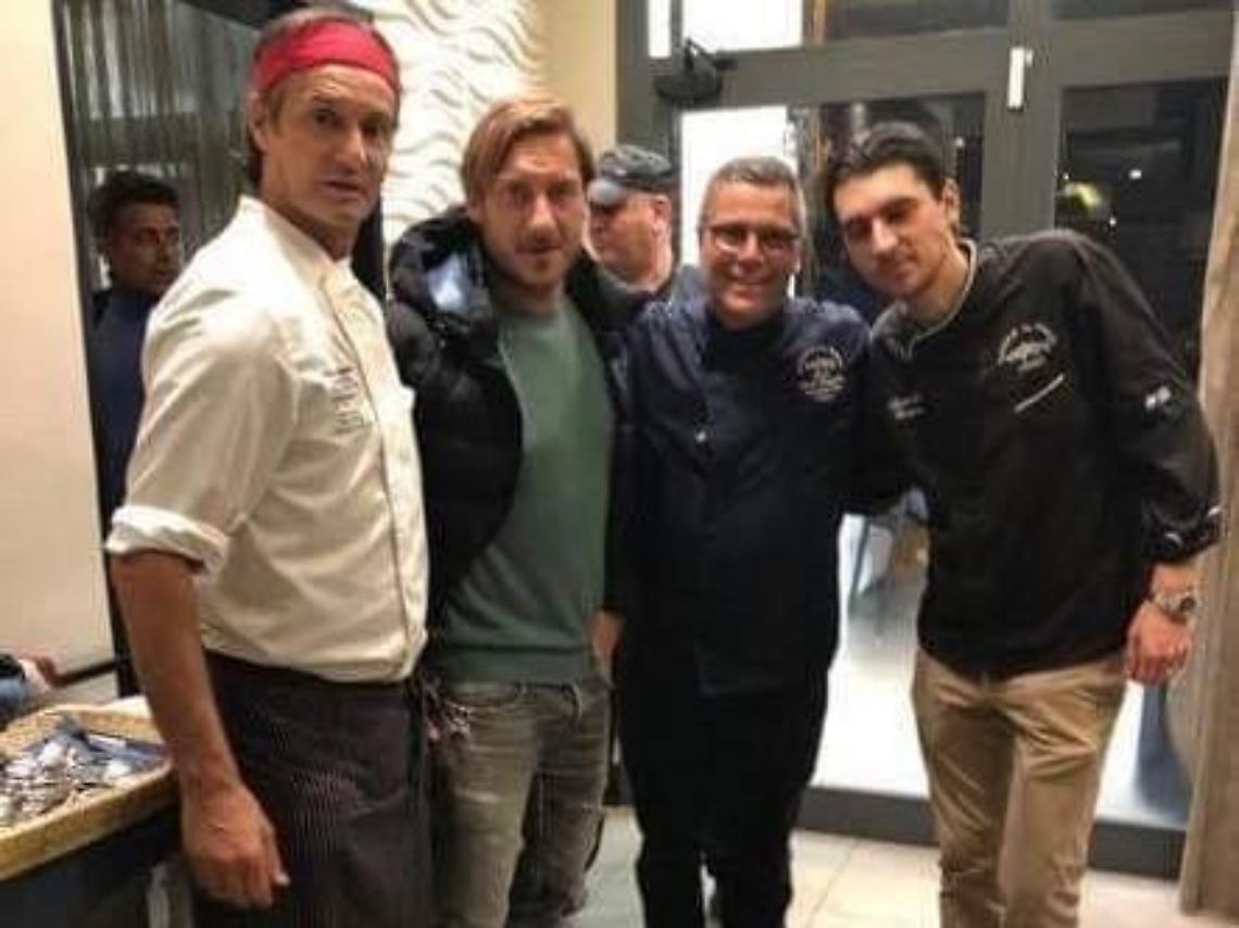 Anzio, c'è solo un Capitano: Francesco Totti a cena da Romolo al Porto