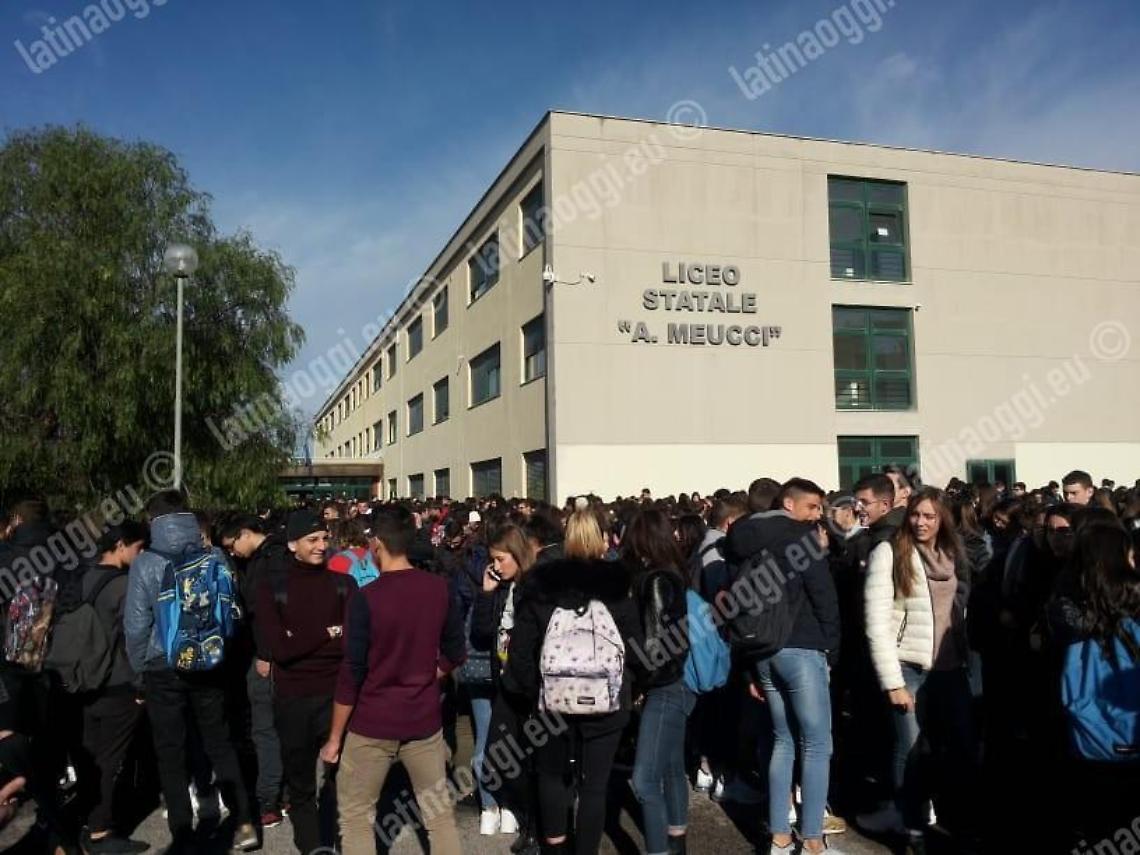 Iscrizioni chiuse al liceo Meucci, esclusi 84 studenti