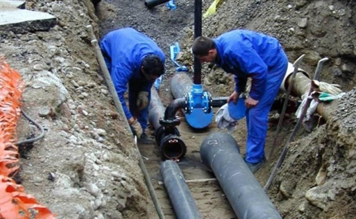 Manca l'acqua in via Villafranca e nelle aree limitrofe, tecnici al lavoro