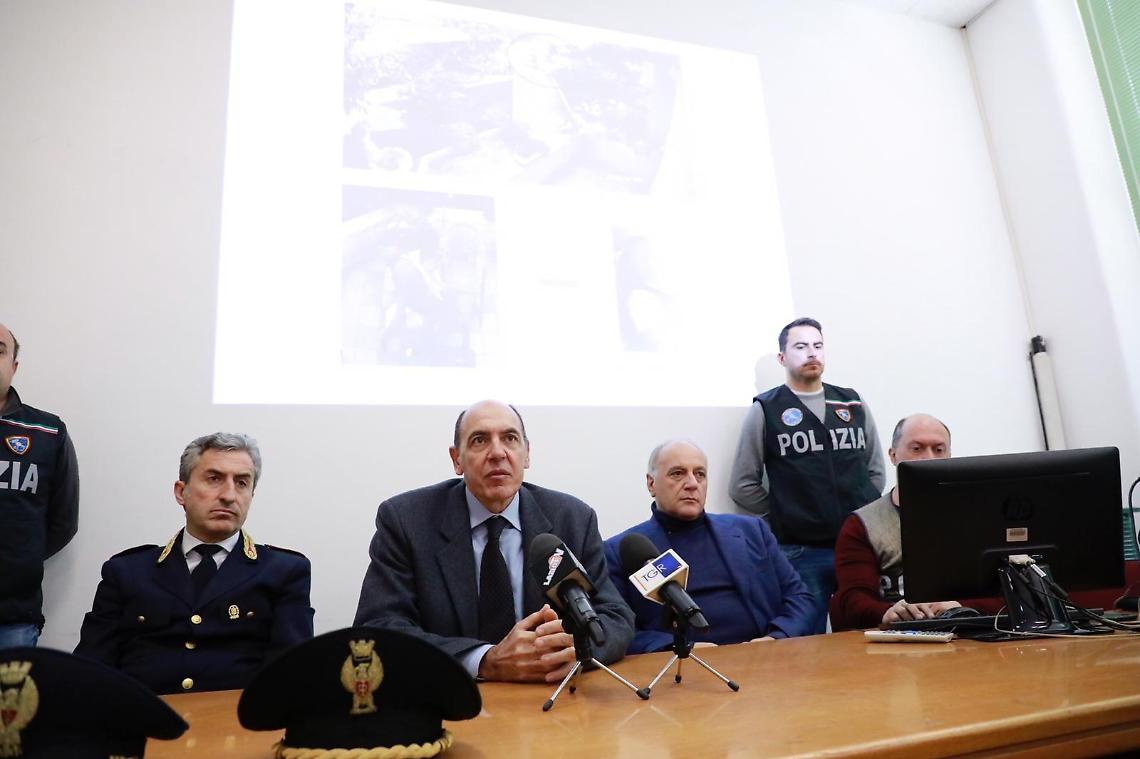 Latina, i ladri seriali i primi in Italia a colpire con il metodo delle targhe