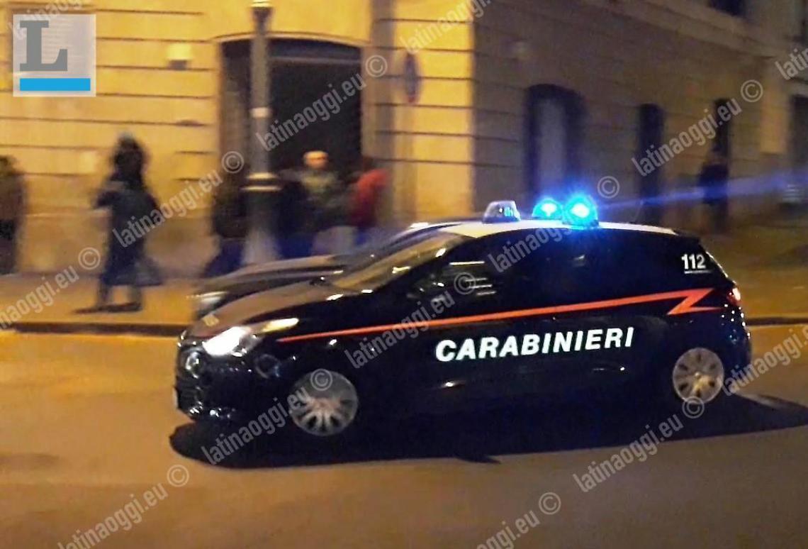 Picchiava la moglie e il figlio: arrestato un 44enne a Cisterna