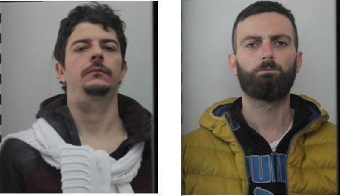 Due rapine col machete nei supermercati in 2 ore, arrestati