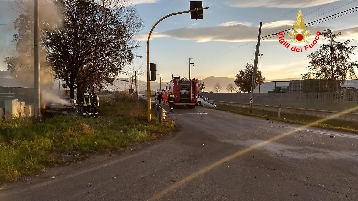 Incidente mortale sulla Migliara 47, il video dell'incendio dell'auto