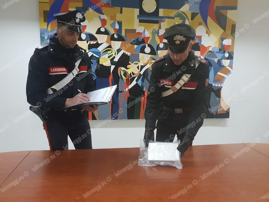 Con un chilo di coca in macchina, la donna non risponde davanti al Gip