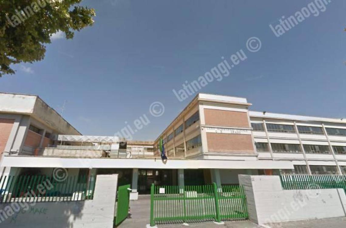 L'alfabeto tra arte e matematica: il progetto degli studenti del liceo Grassi