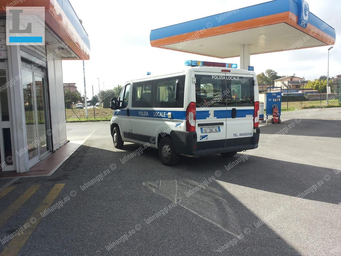 Investita dal camion mentre attraversa la strada, soccorsa con l'eliambulanza