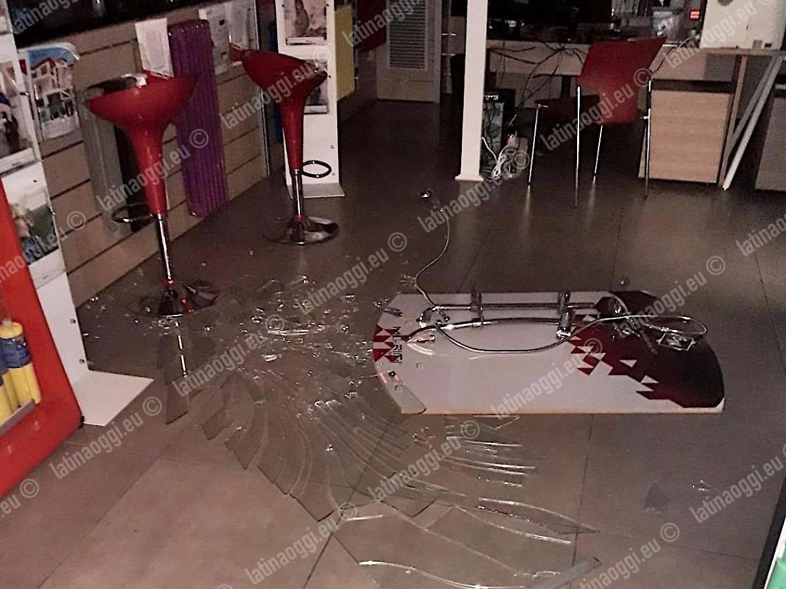 Tentano diversi furti sulla Pontina, ladri braccati dalla polizia