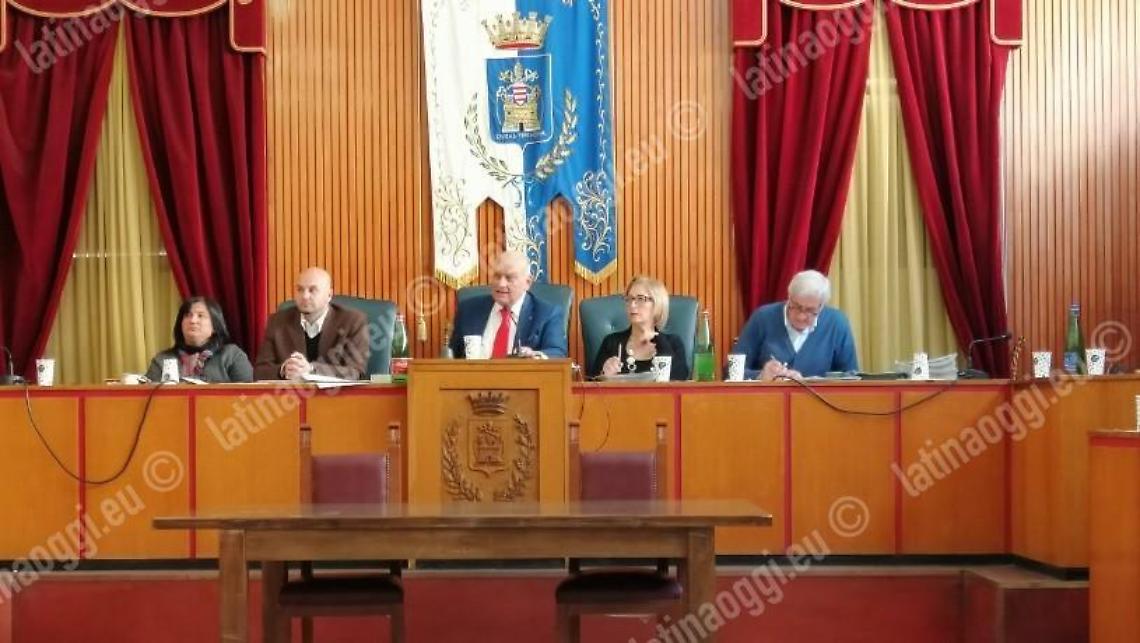Terracina, Sciscione vota no al bilancio: «Mai coinvolti». Sorpresa da sinistra