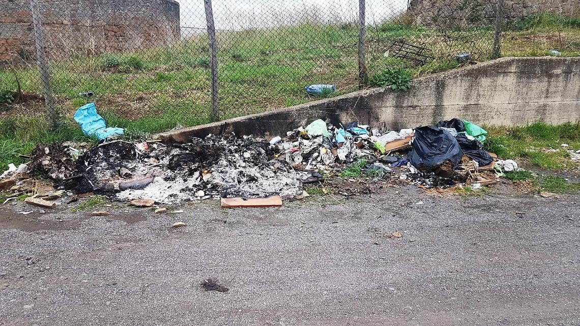 Aree monumentali del territorio tra degrado e rifiuti abbandonati