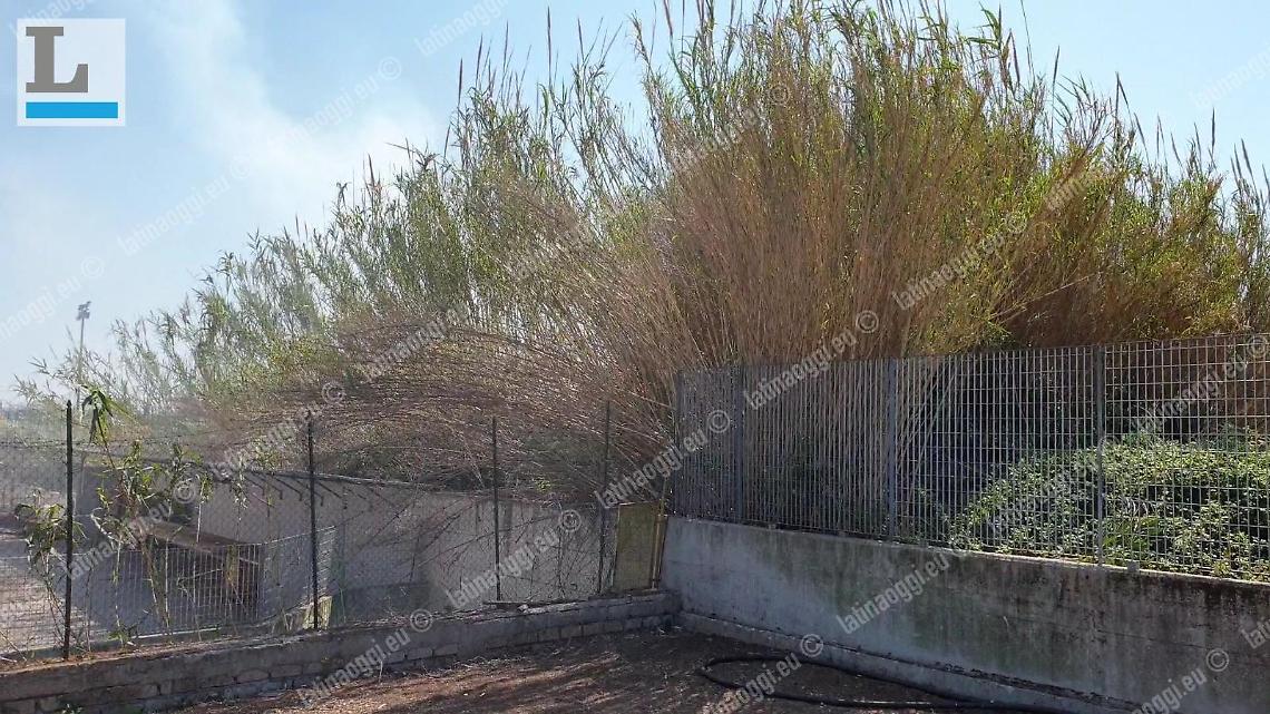 Aprilia, principio di incendio in un sito di rifiuti sotto sequestro