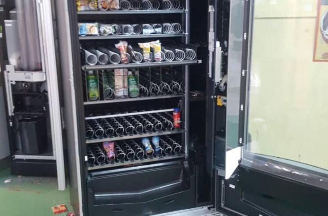 Scuole ancora nel mirino dei ladri di distributori automatici