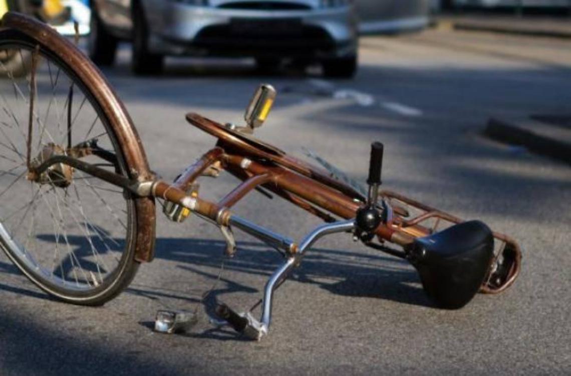 Investe un uomo in bicicletta, giovane nei guai: positivo all'alcol