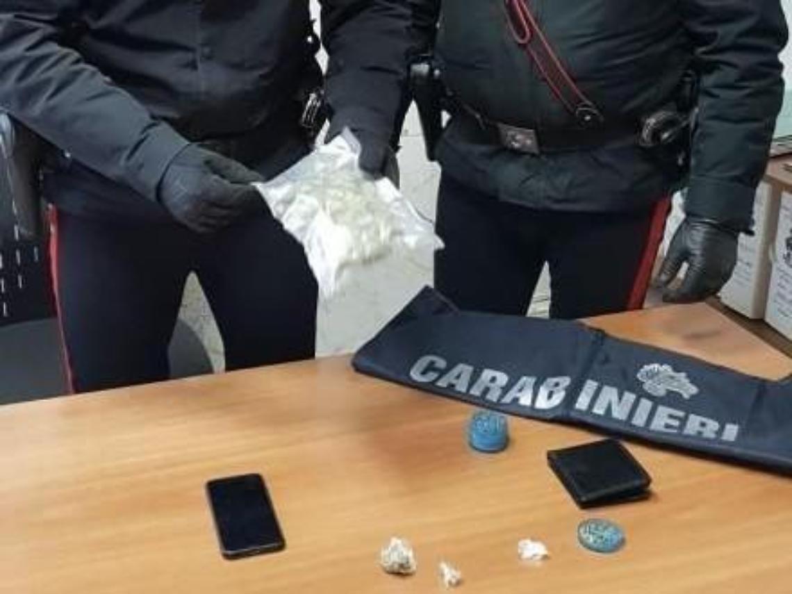Sorpreso con 52 grammi di marijuana. arresto alle autolinee.