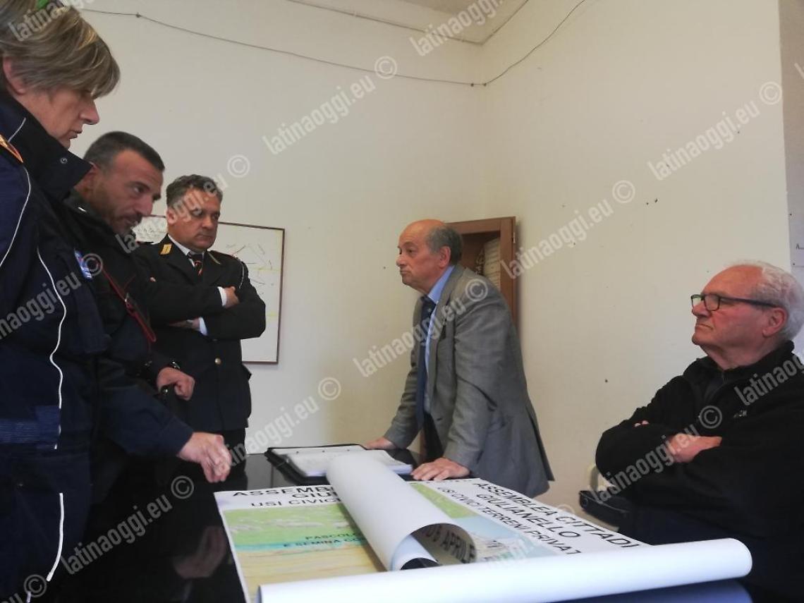 Usi civici, i residenti occupano la delegazione comunale di Giulianello
