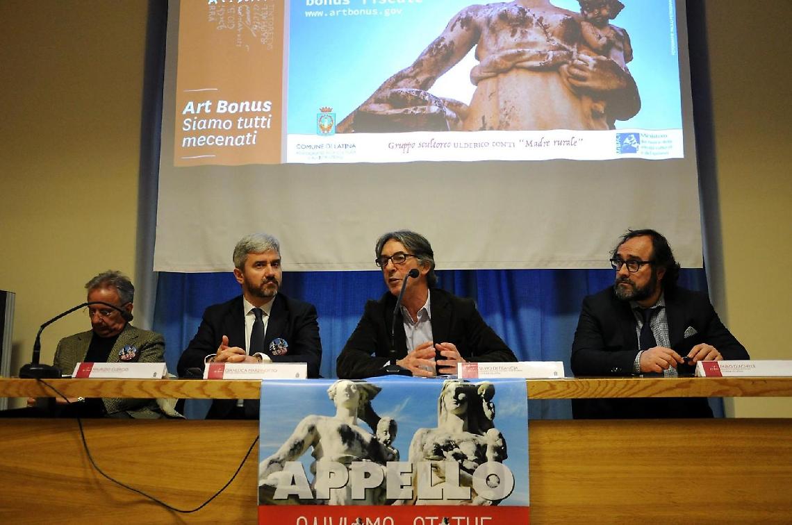 Art Bonus: restauro delle statue di Palazzo M, la raccolta fondi prosegue
