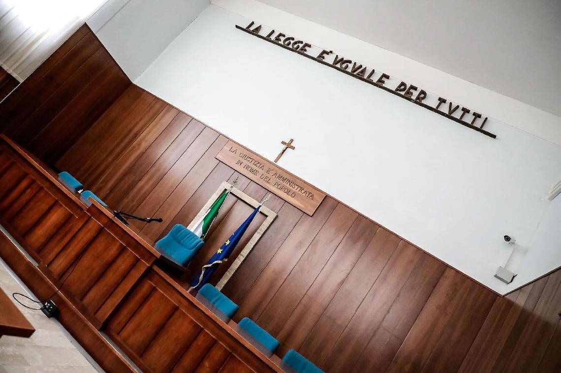 Latina, il rapinatore di orologi seriali davanti al giudice
