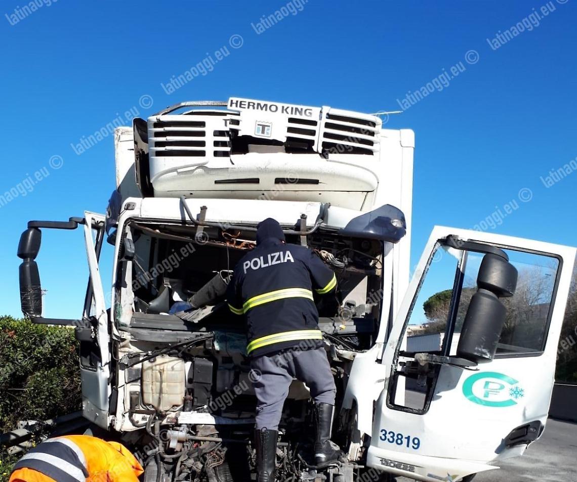 Incidente tra camion sulla Pontina, un camionista aveva assunto cocaina