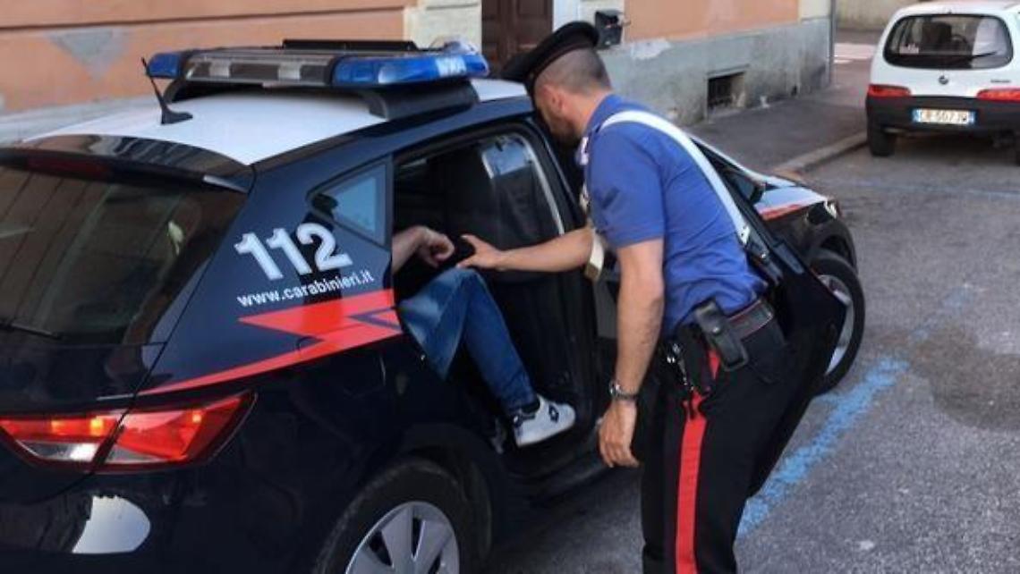 Hashish e cocaina in casa, arrestato dai carabinieri uno spacciatore