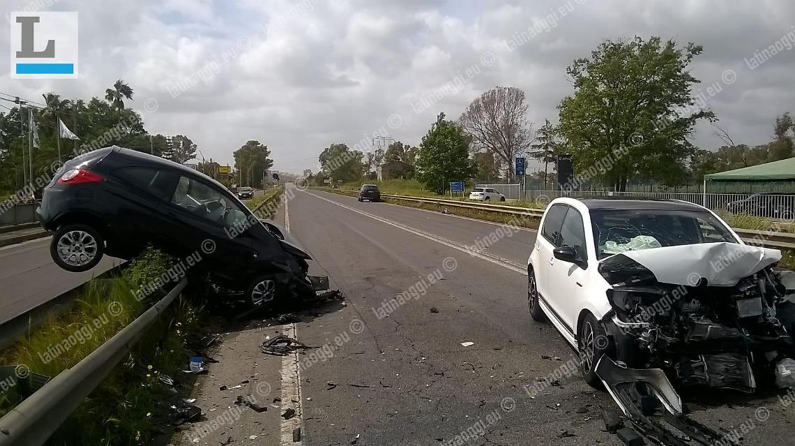 Incidente sulla Pontina, strada riaperta, uno dei feriti trasportato a Roma