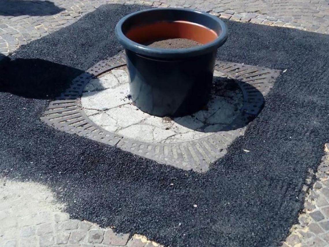 Nettuno, asfalto sui sampietrini del lungomare: soluzione temporanea