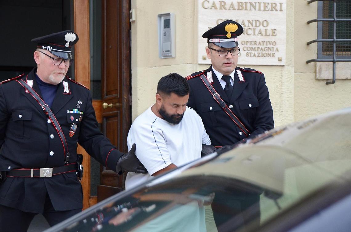 Latina, condannato a otto anni il rapinatore seriale dei Rolex