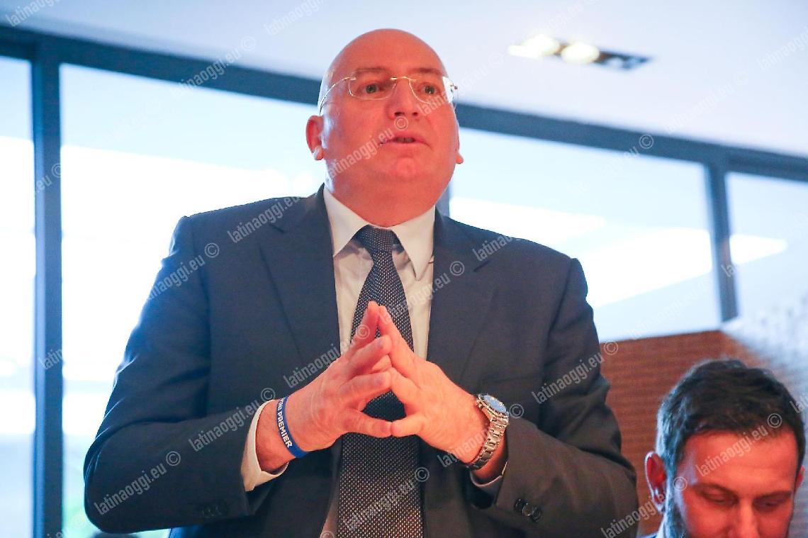 Matteo Adinolfi gioca la carta dell'appartenenza: "Unico candidato di Latina"