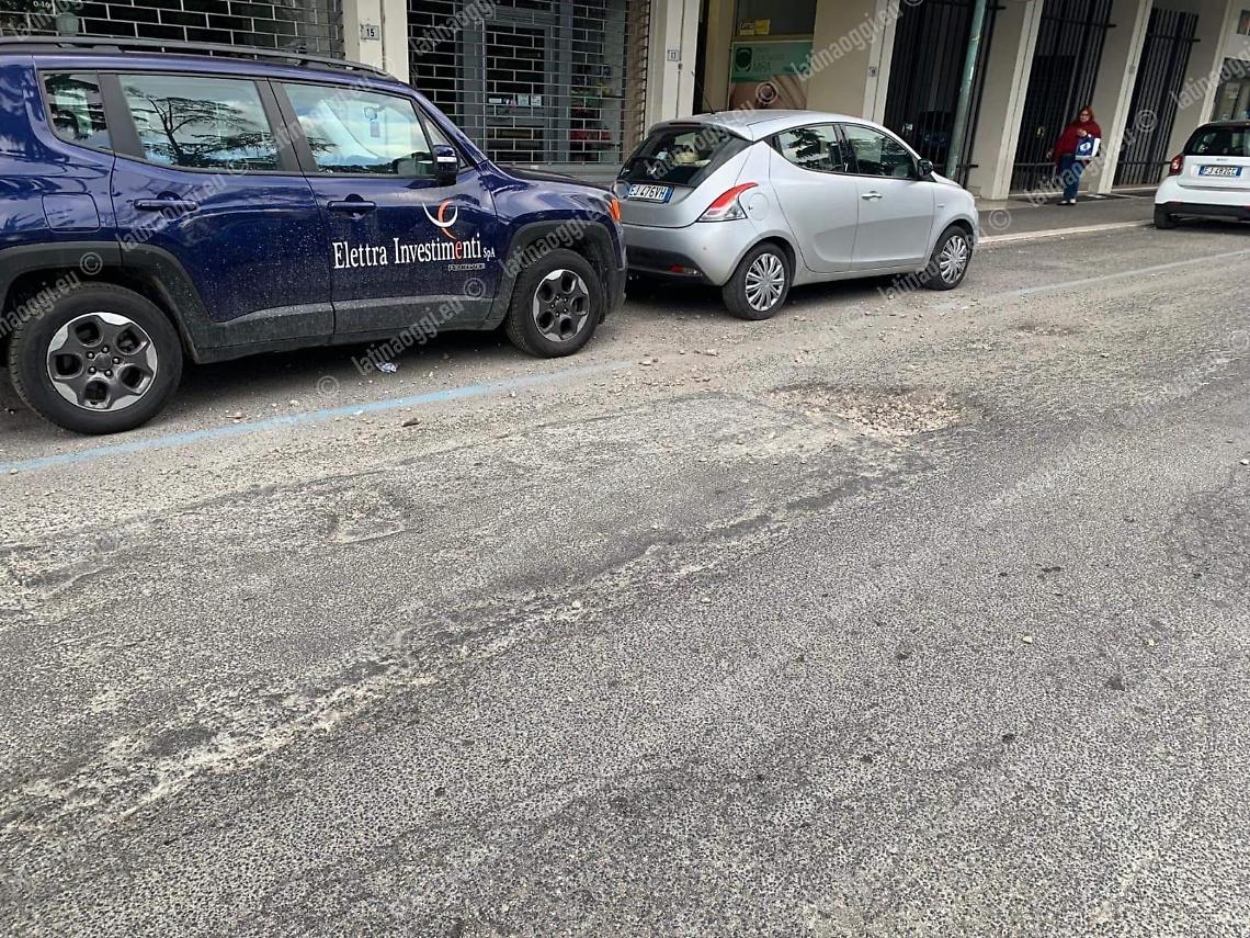 Via Duca del Mare, voragini in pieno centro