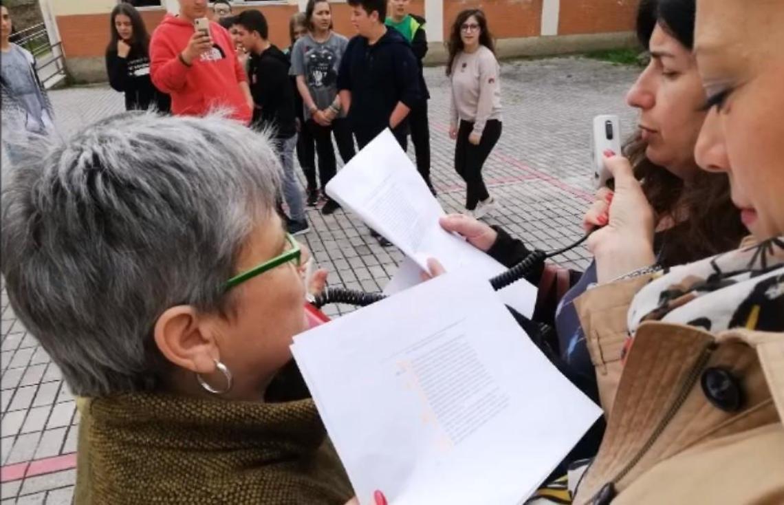 Terracina, docenti del Montessori in protesta per la prof sospesa