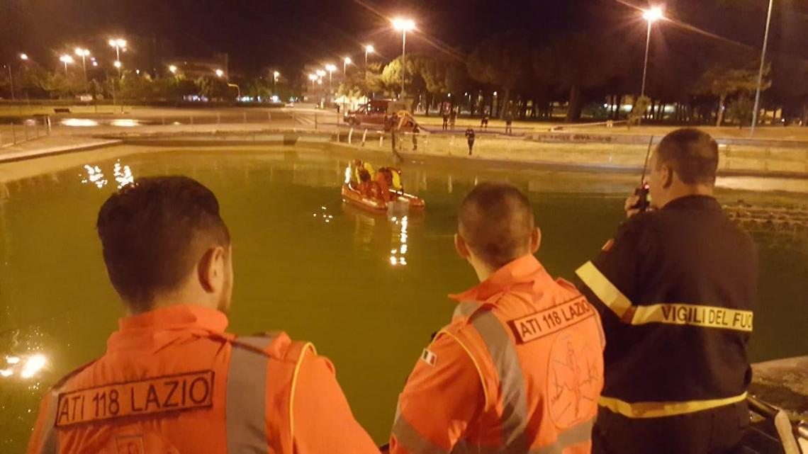 Latina, ipotesi suicidio per il giovane trovato morto nel laghetto