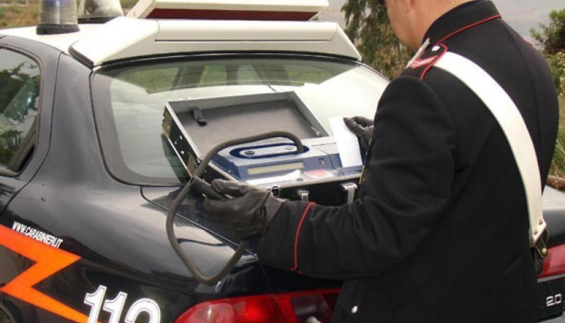 Guida senza patente e in stato di ebbrezza, le denunce dei carabinieri