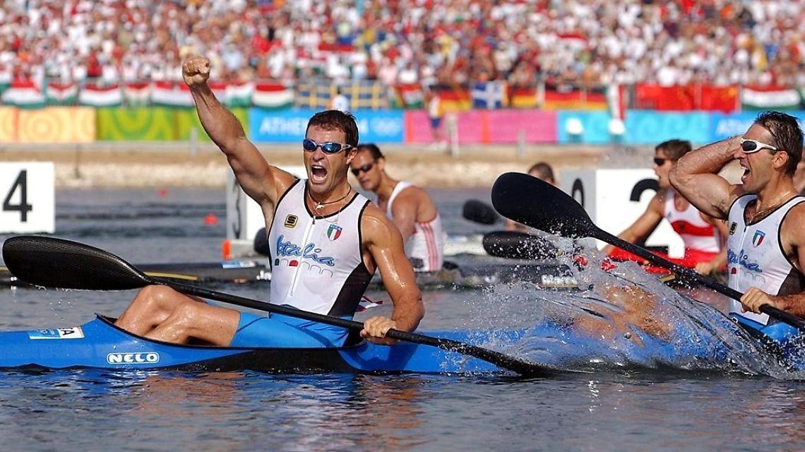 La canoa Fiamme Gialle, una storia vincente fatta di allori olimpici e mondiali