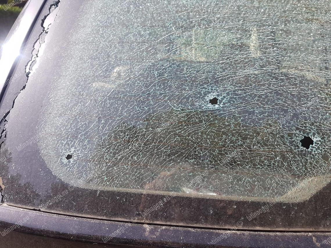 Spari contro un'auto alla Baia d'Argento, repertati proiettili da softair