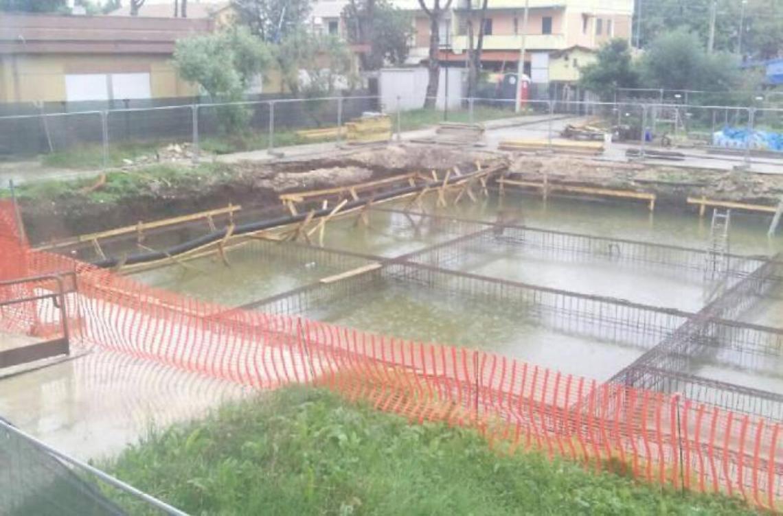 A scuola barricati nel cantiere