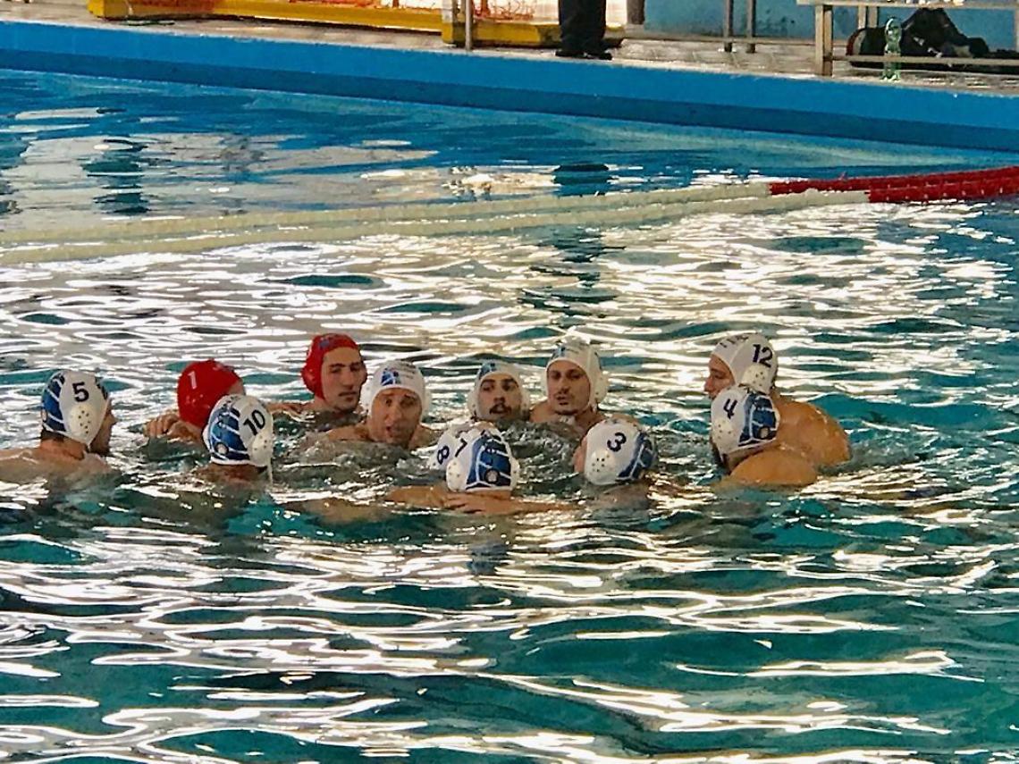 Latina Pallanuoto in finale. Sommerso di reti il povero Torino