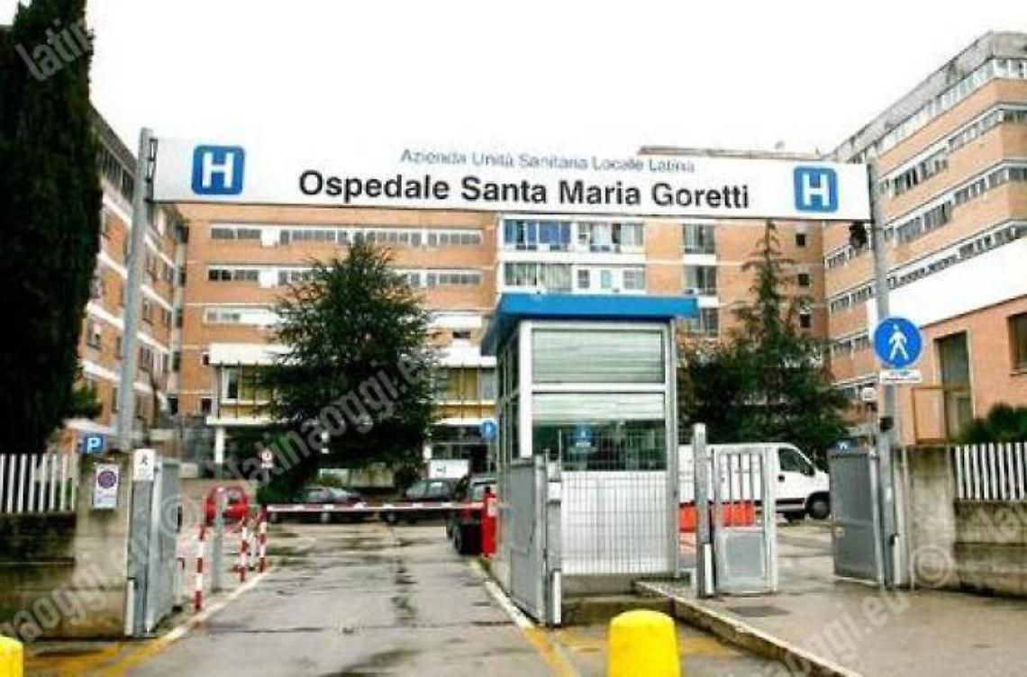 Travolta da un'auto mentre era in bici, grave una donna