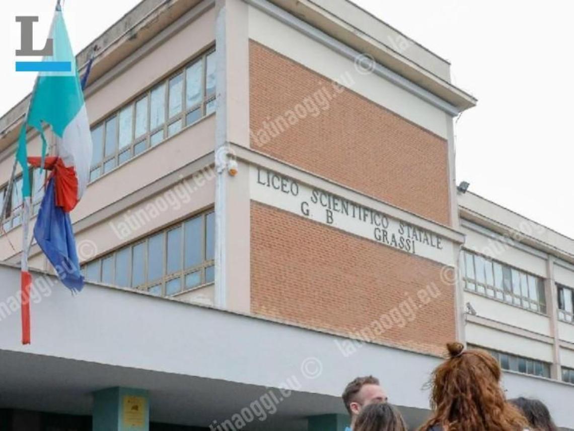 Telefono in tasca, studentessa bara all'esame di Maturità