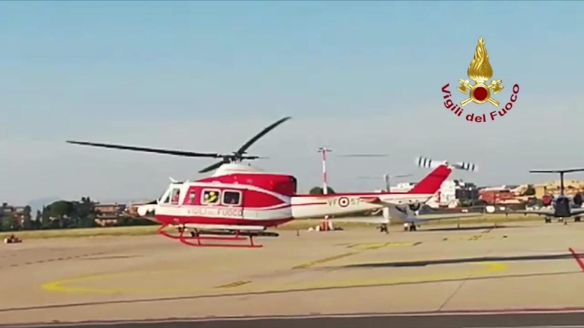 Deltaplanista cade tra la boscaglia, recuperato dai vigili del fuoco