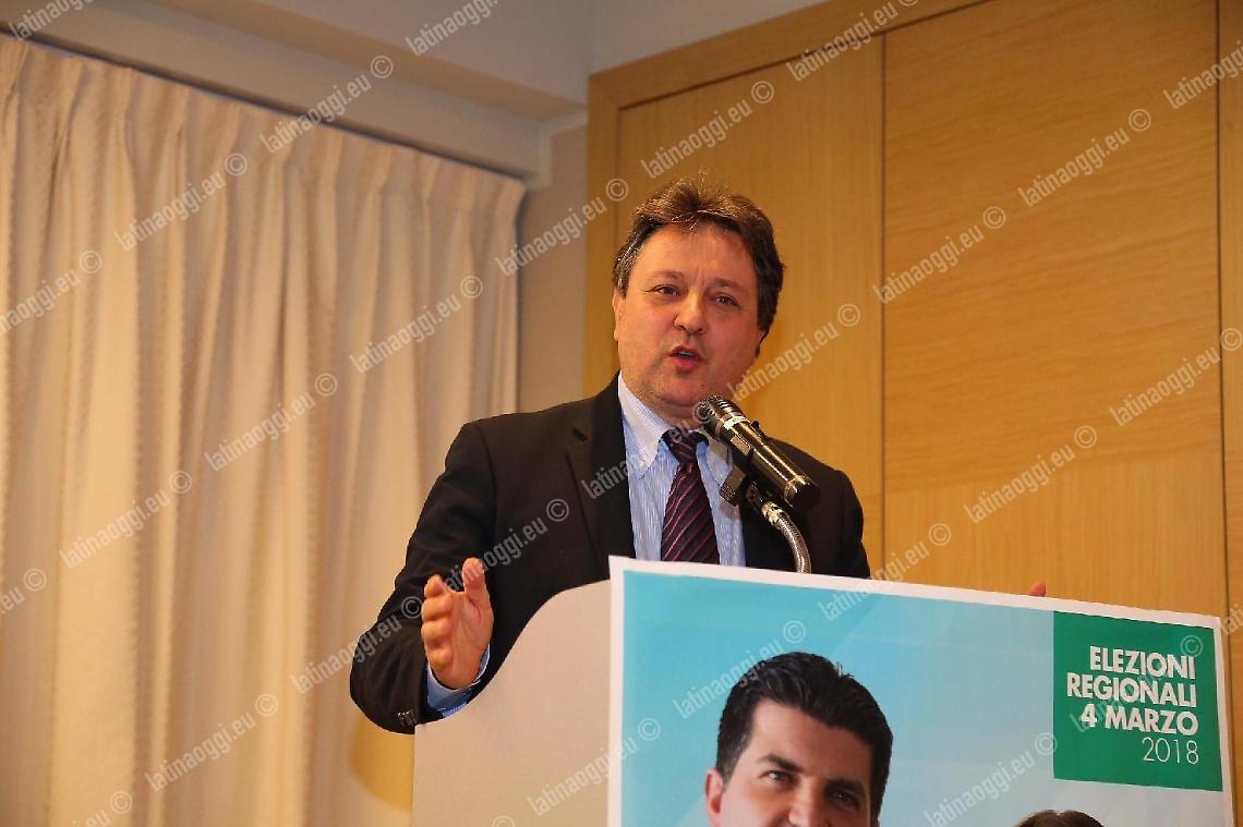 Fazzone: "Nessuna preclusione a Giovanni Toti. Forza Italia cambi"