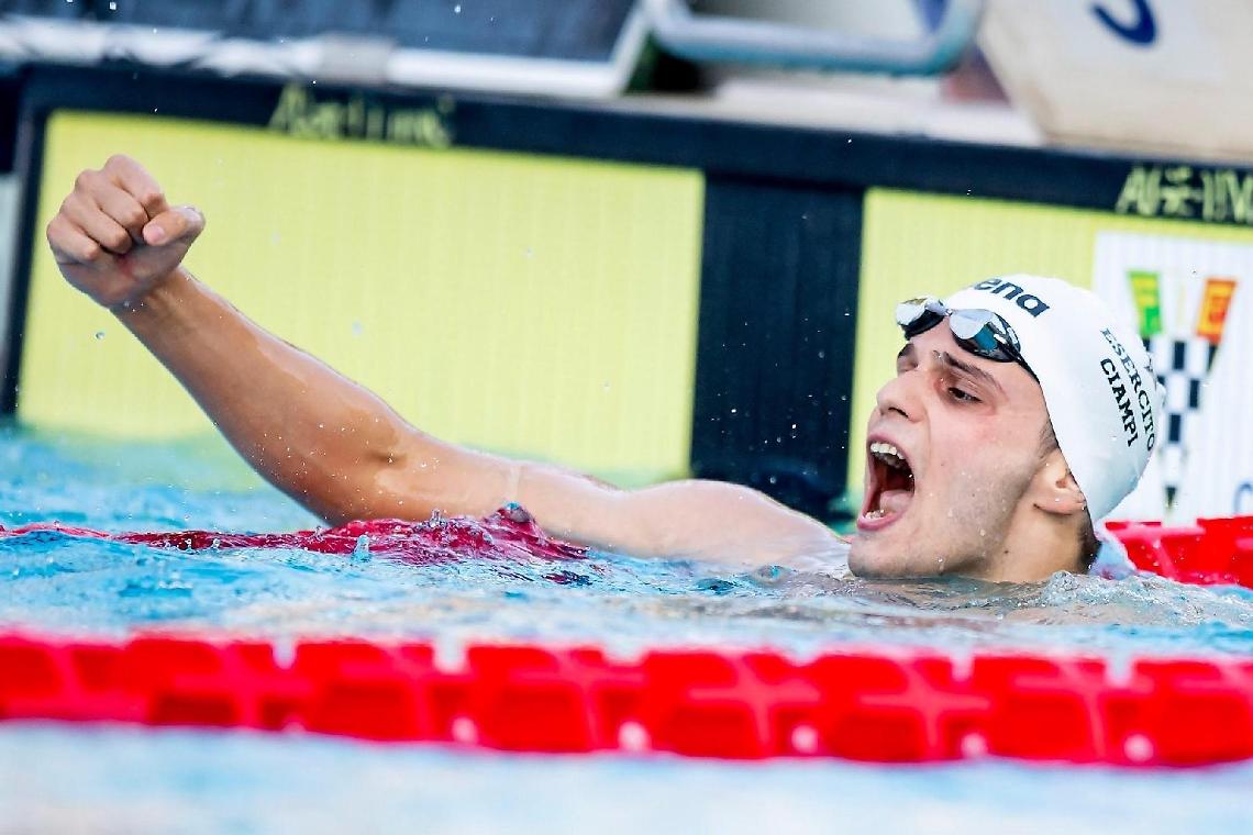 Universiade di Napoli, Ciampi ai piedi del podio nei 200 stile libero