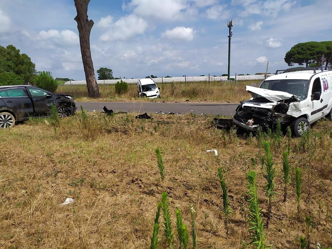 Incidente in via dei Caprioli: 6 feriti tra cui 2 bambini