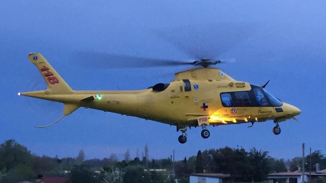 Incidente in via Cinque Archi, due bambini trasportati in elisoccorso a Roma